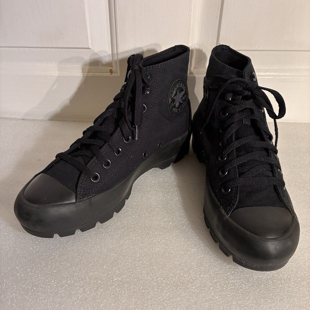 Women’s Converse Chuck Taylor All Star Lace Up Black High Top Sneakers. Size 9